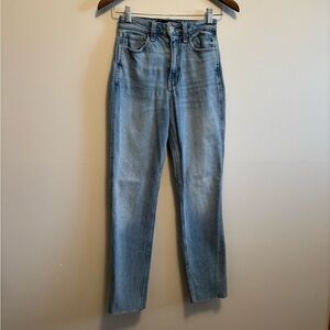Hollister Ultra High Rise Waist Mom Jean Raw Hem Faded Denim Jeans Blue